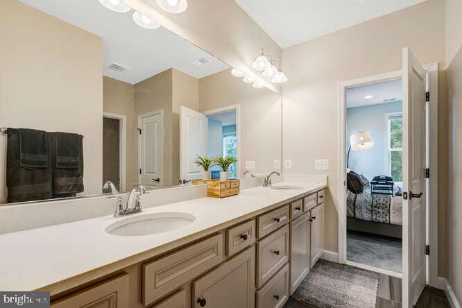 WEST OAKS CORNER - Residential Lease