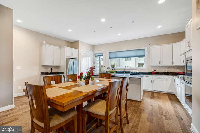 WEST OAKS CORNER - Residential Lease