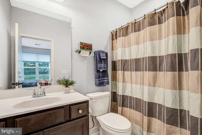 WEST OAKS CORNER - Residential Lease