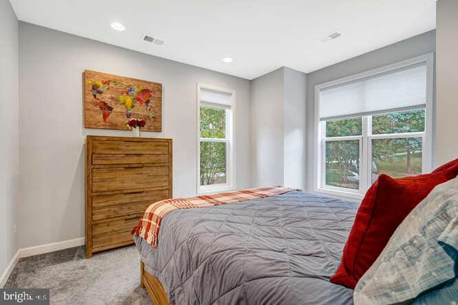 WEST OAKS CORNER - Residential Lease