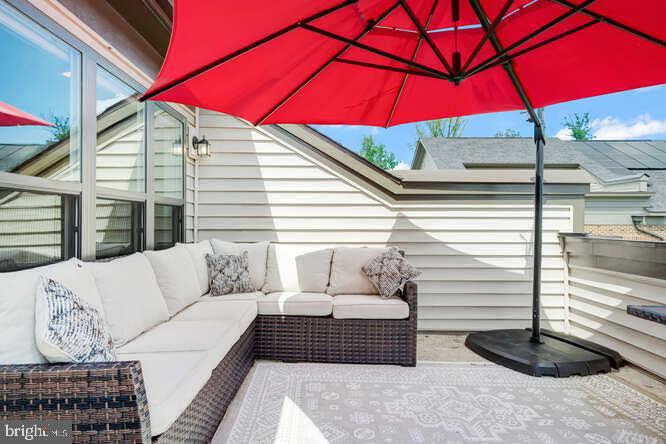 WEST OAKS CORNER - Residential Lease