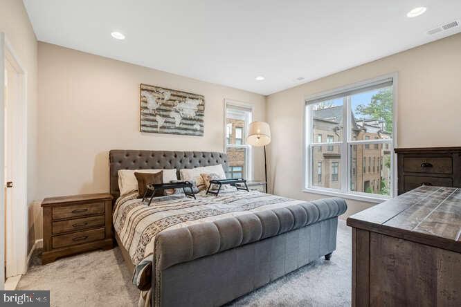 WEST OAKS CORNER - Residential Lease