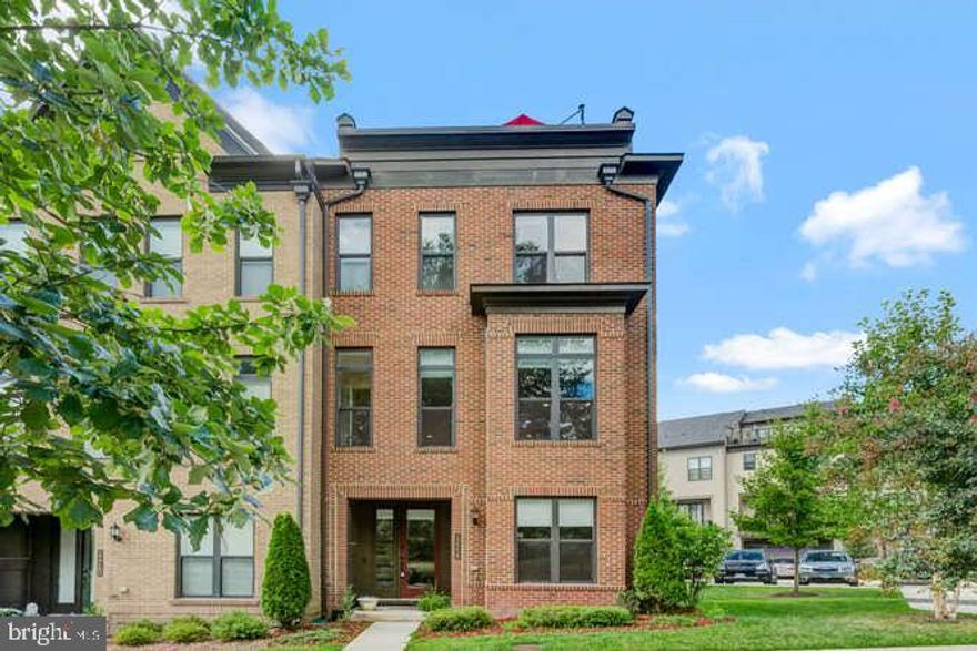 This modern 4-level end-unit townhouse is fully furnished and designed for comfort, style, and convenience. This property is a Virginia corporate housing approved rental!
Main Living Space:
Enjoy an open floor plan with a bright living room, stone fireplace, and large windows that fill the home with natural light. The dining area seats six comfortably, and the chefs kitchen features granite counters, stainless steel appliances, a gas range, and a large island perfect for cooking or entertaining.
Bedrooms & Baths:
The home offers comfortable furnished bedrooms with cozy bedding and ample storage, plus updated bathrooms with sleek finishes.
Work & Flex Space:
A dedicated office with desks, ergonomic chairs, and a printer makes remote work or study easy and productive. 4 people desk area. Adjoining rooftop deck
Outdoor & Community:
Relax on your private balcony or take advantage of community amenities like walking trails, a pavilion with grills, and an outdoor fireplace. Garage for two cars included.
Location:
Minutes to George Mason University, Inova Fairfax Hospital, Vienna Metro, shopping, dining, Fairfax Town Center and major commuter routes (I-66, Rt. 50, Fairfax County Pkwy).
Ideal For: Traveling professionals, corporate stays, or families needing a turnkey furnished rental in Fairfax.