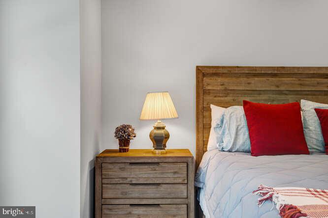 WEST OAKS CORNER - Residential Lease