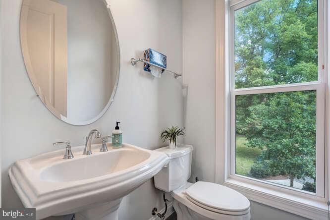 WEST OAKS CORNER - Residential Lease