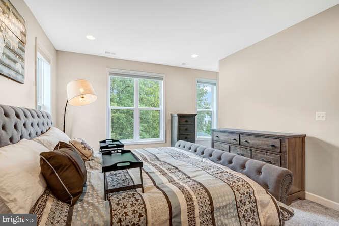 WEST OAKS CORNER - Residential Lease