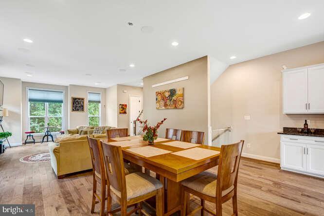 WEST OAKS CORNER - Residential Lease