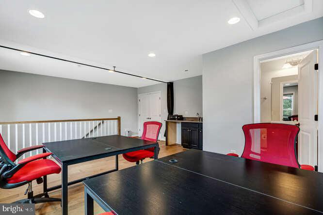 WEST OAKS CORNER - Residential Lease