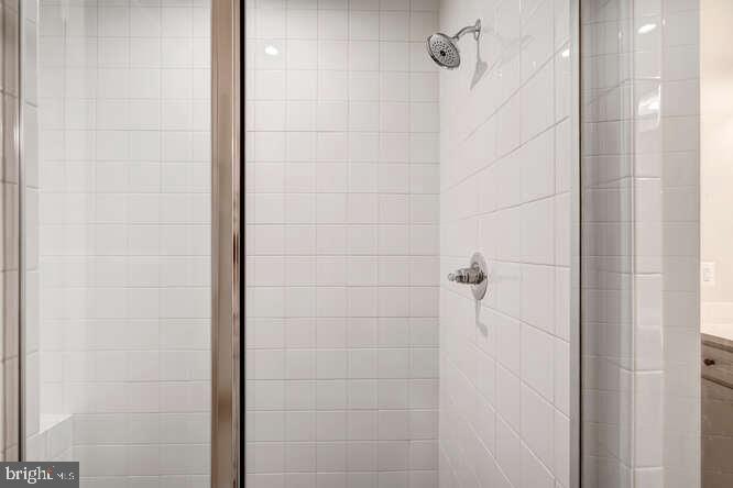 WEST OAKS CORNER - Residential Lease