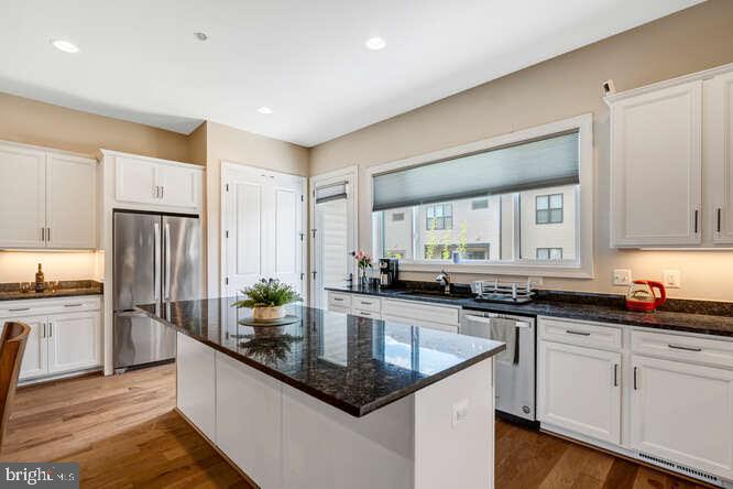 WEST OAKS CORNER - Residential Lease