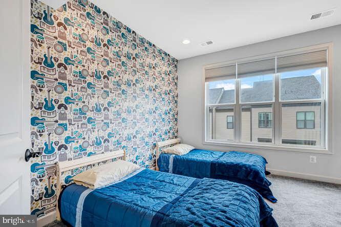 WEST OAKS CORNER - Residential Lease