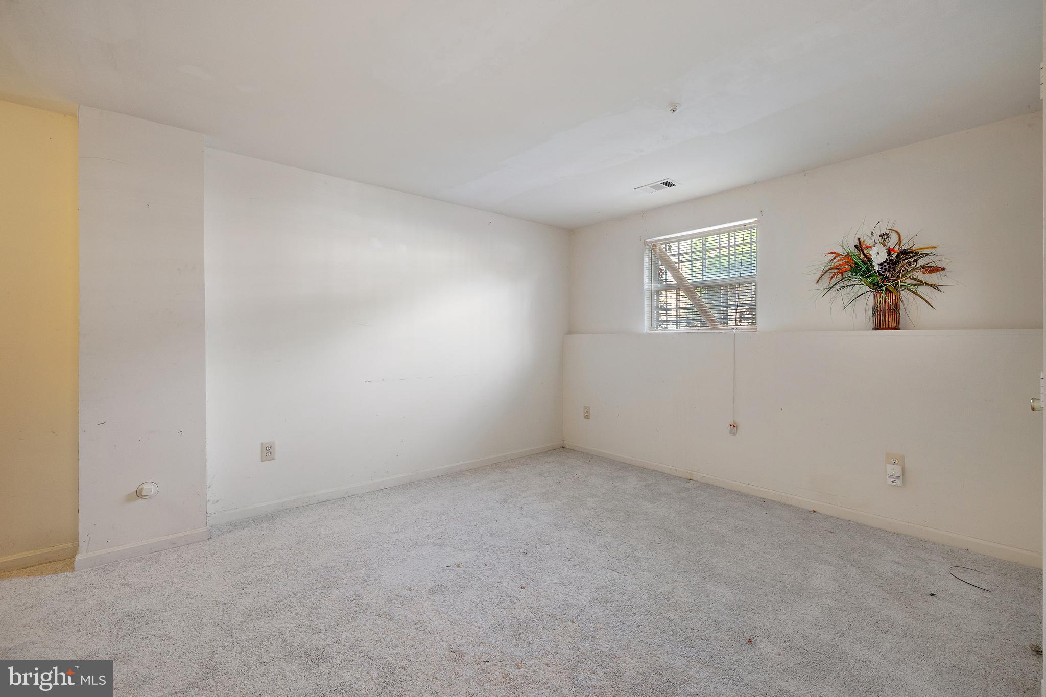 LONDON WOODS - Residential