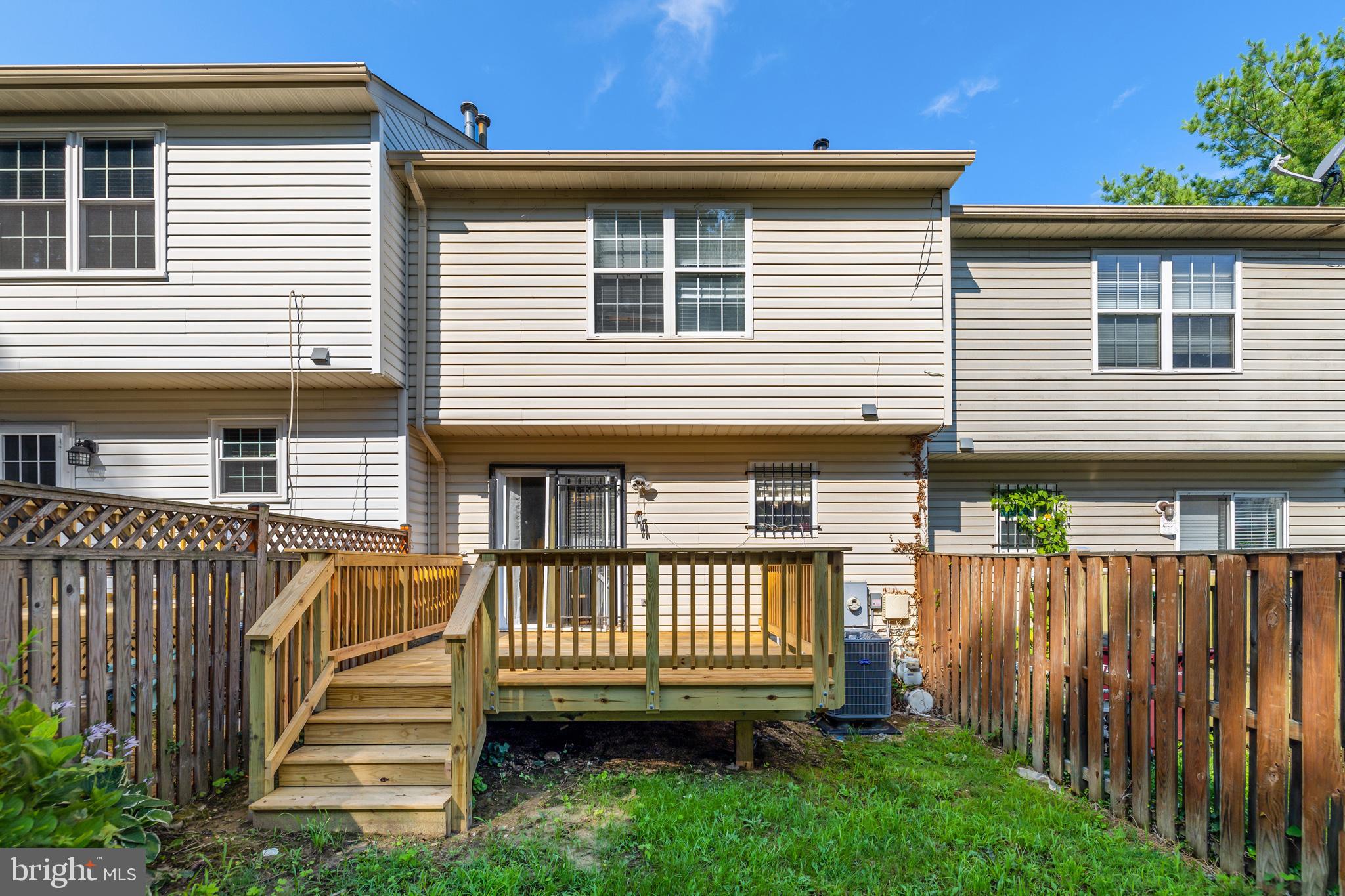 LONDON WOODS - Residential