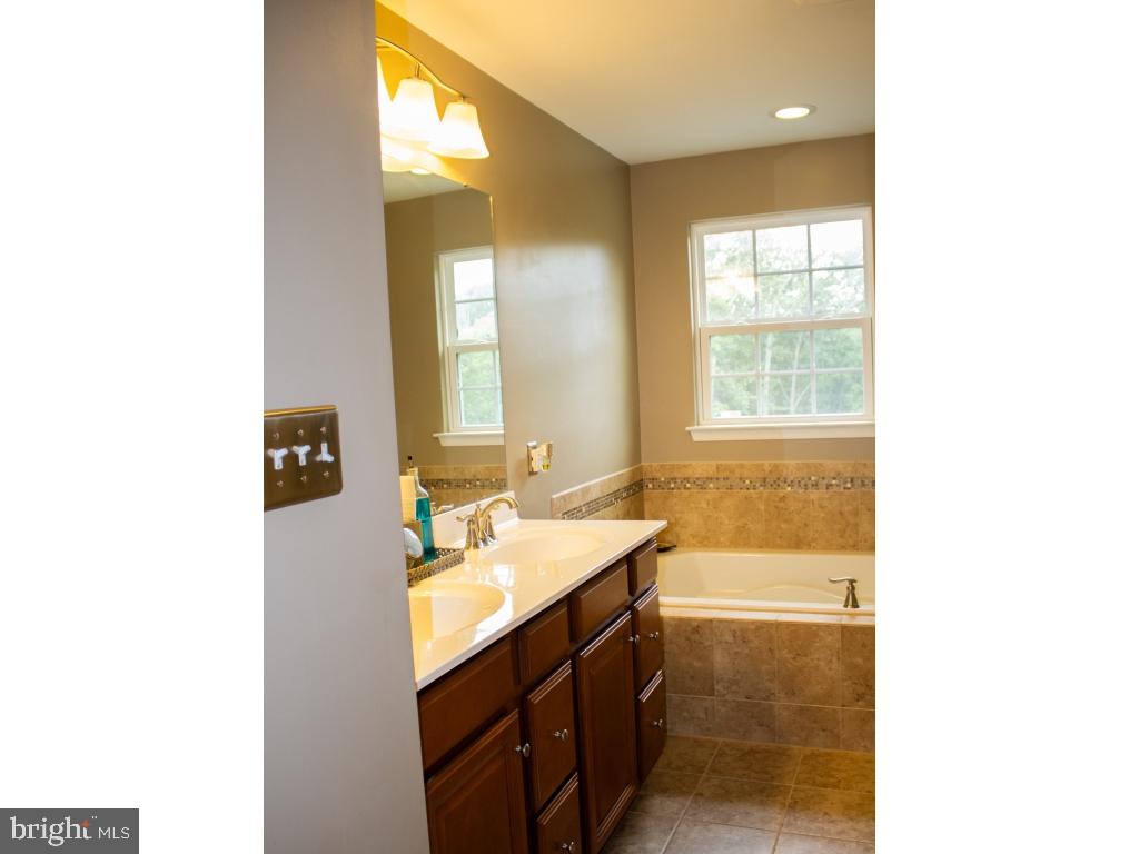 BROOKFIELD - Residential