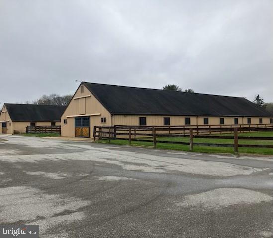 211 WOOLENS ROAD