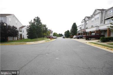 ASHBURN VILLAGE - Residential Lease