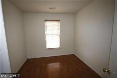 ASHBURN VILLAGE - Residential Lease