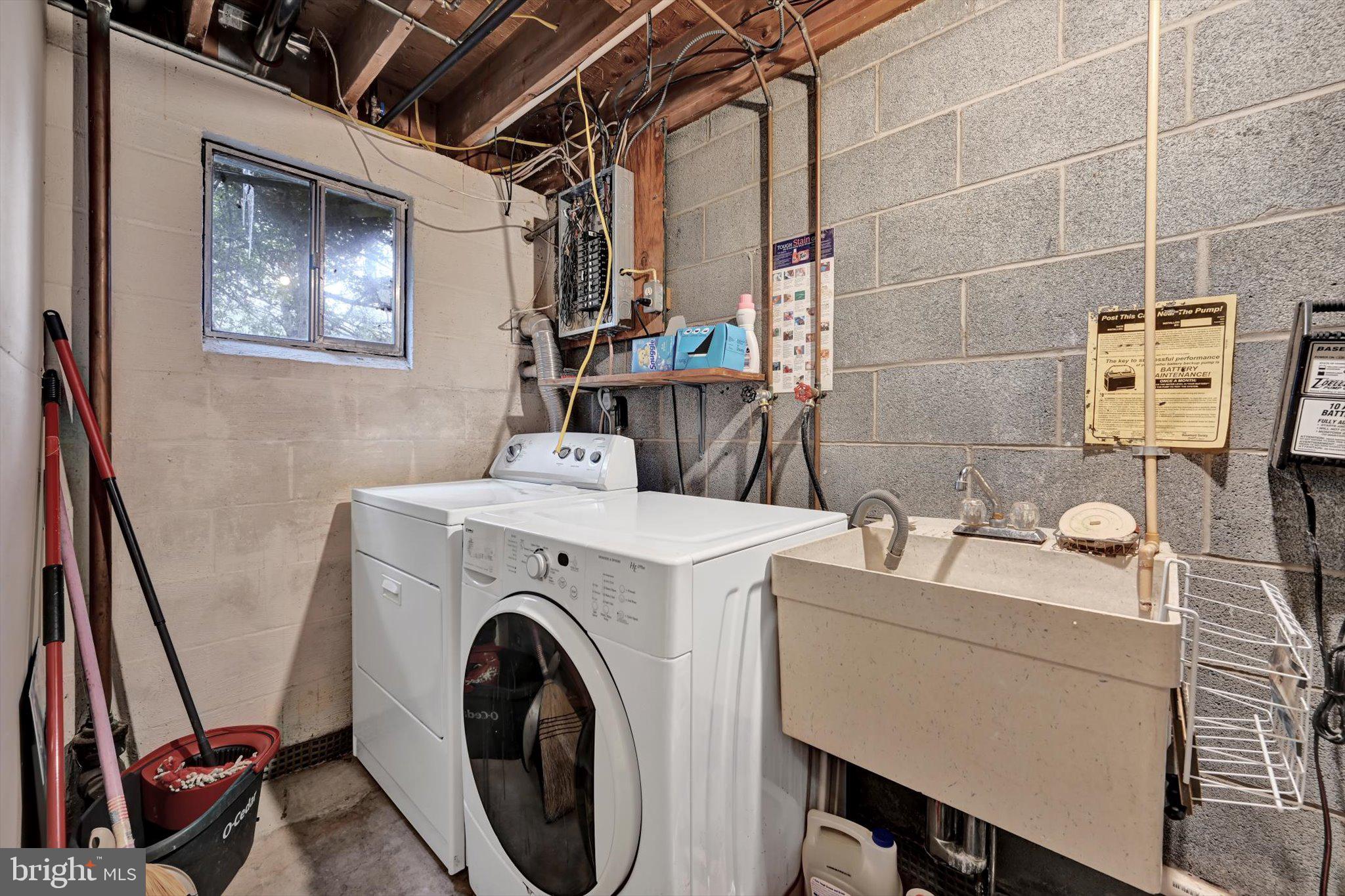 CRESTWOOD - Residential