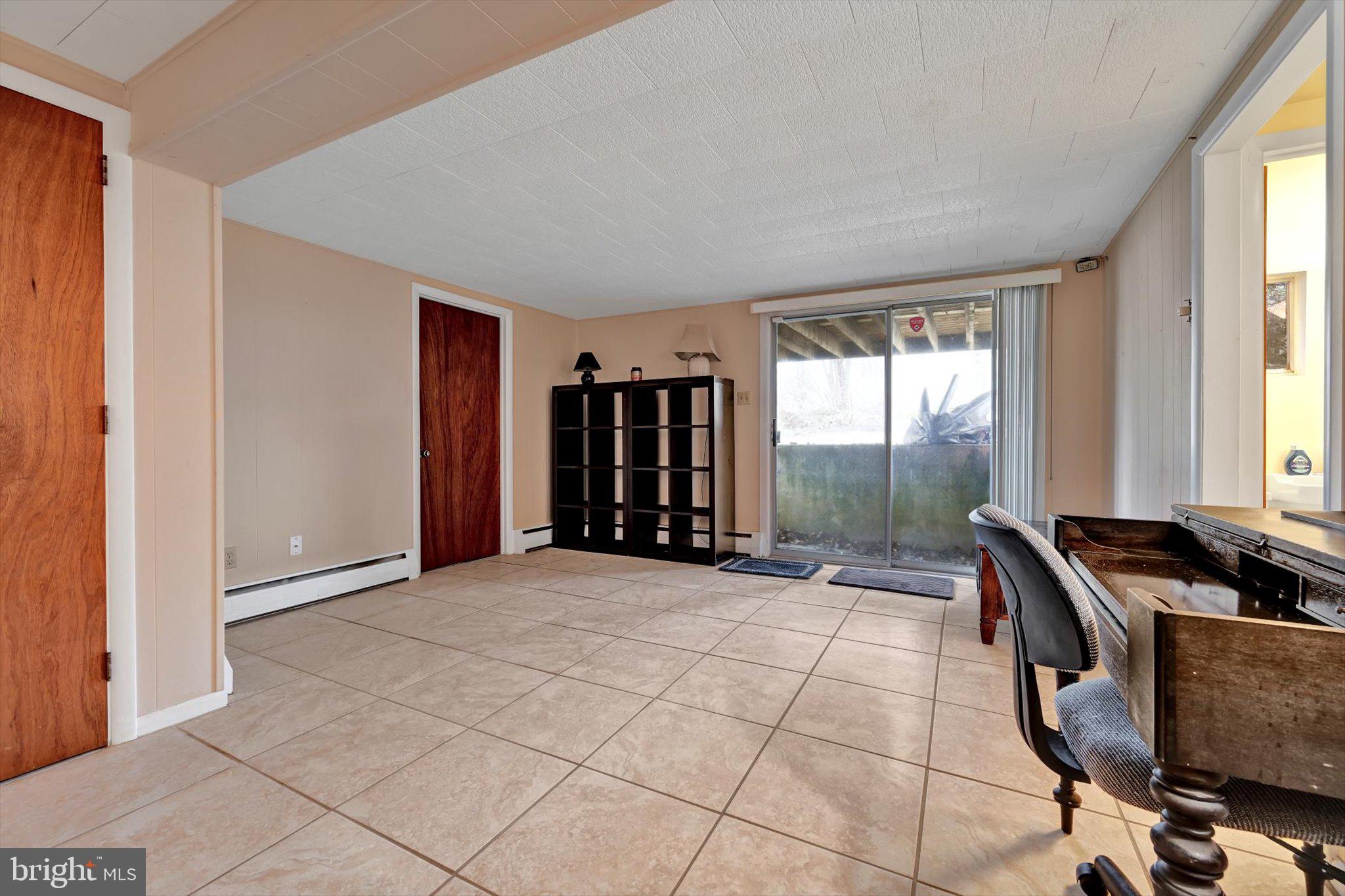 CRESTWOOD - Residential