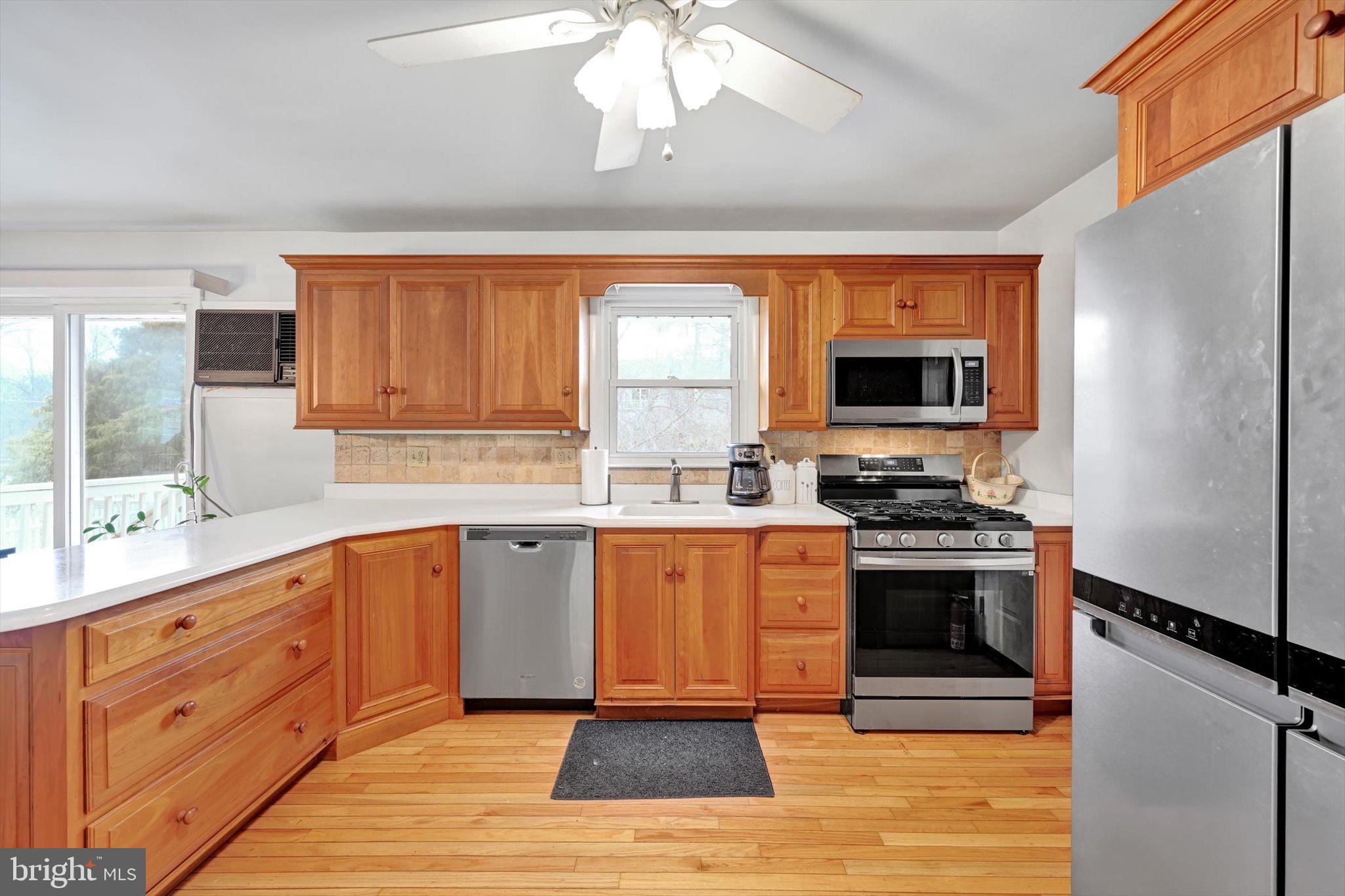 CRESTWOOD - Residential