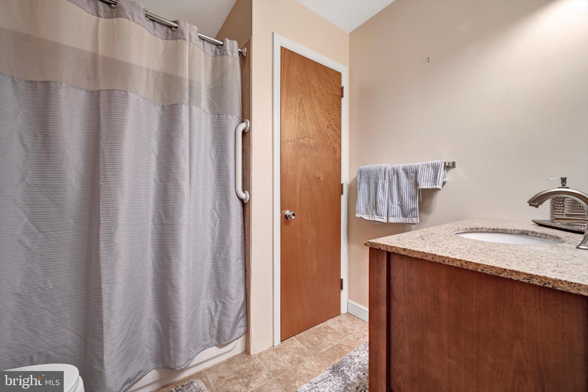 CRESTWOOD - Residential