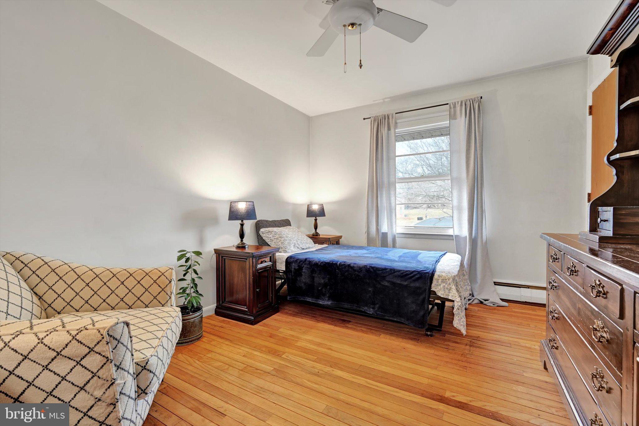 CRESTWOOD - Residential