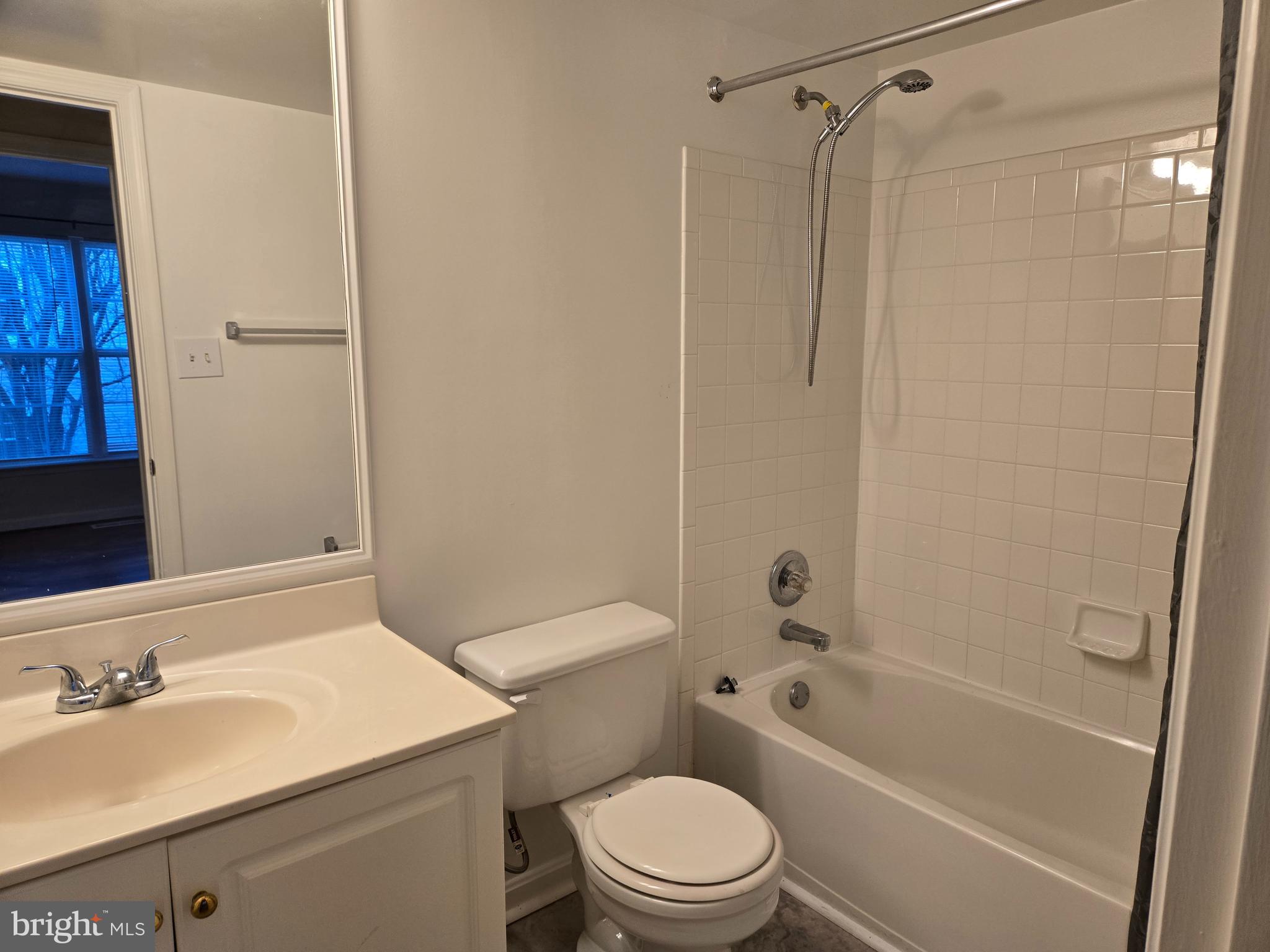 GERMANTOWN ESTATES - Residential Lease