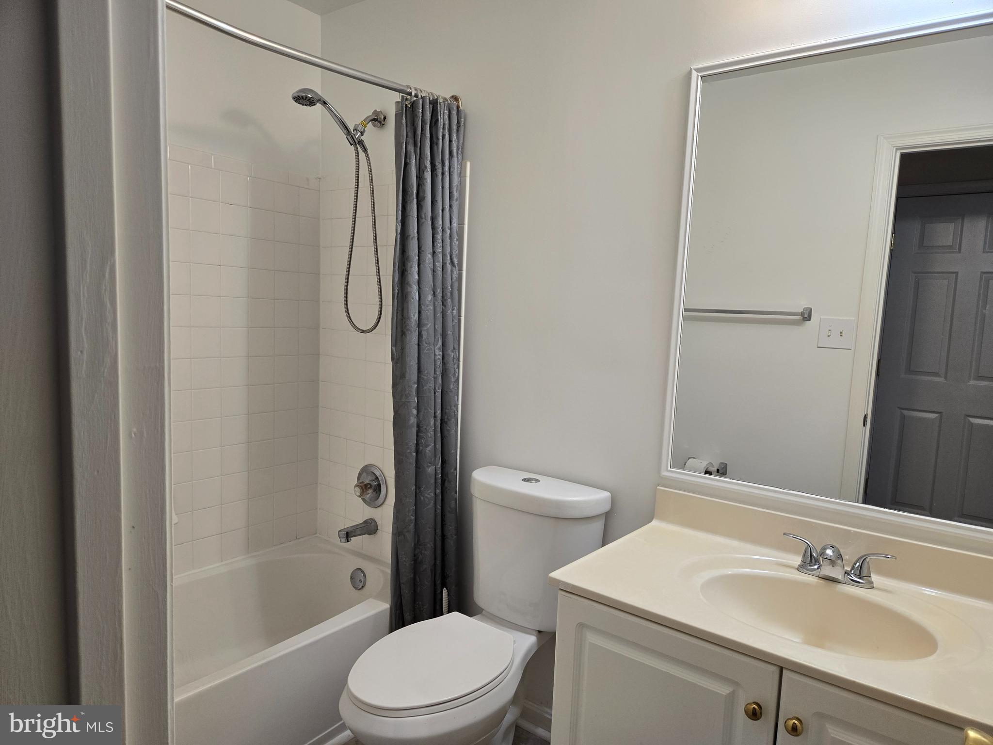 GERMANTOWN ESTATES - Residential Lease