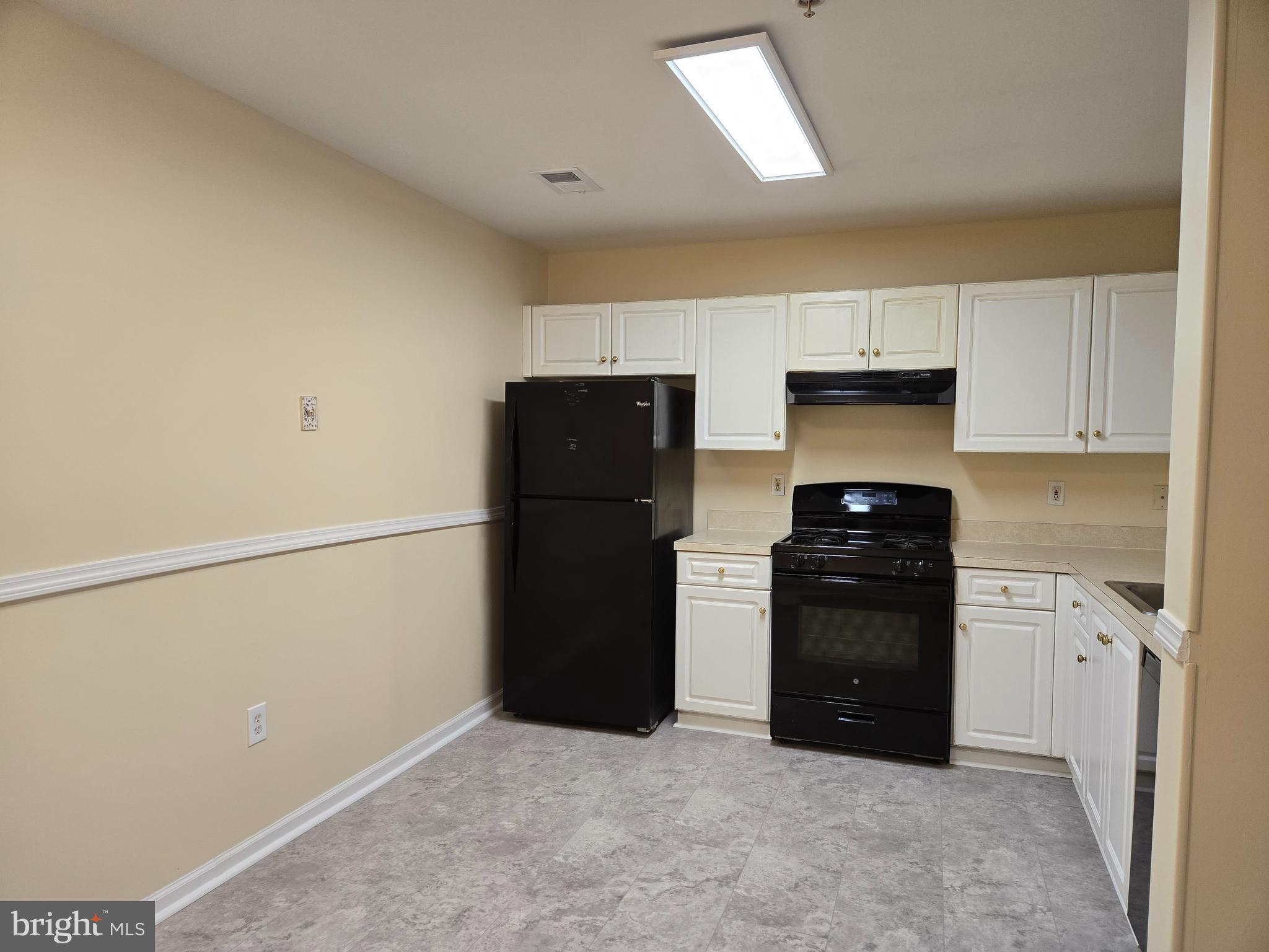 GERMANTOWN ESTATES - Residential Lease