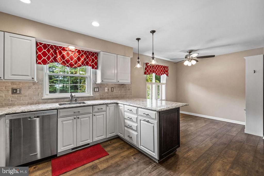 MAYS CHAPEL VILLAGE - Residential Lease