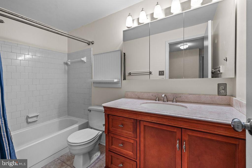 MAYS CHAPEL VILLAGE - Residential Lease