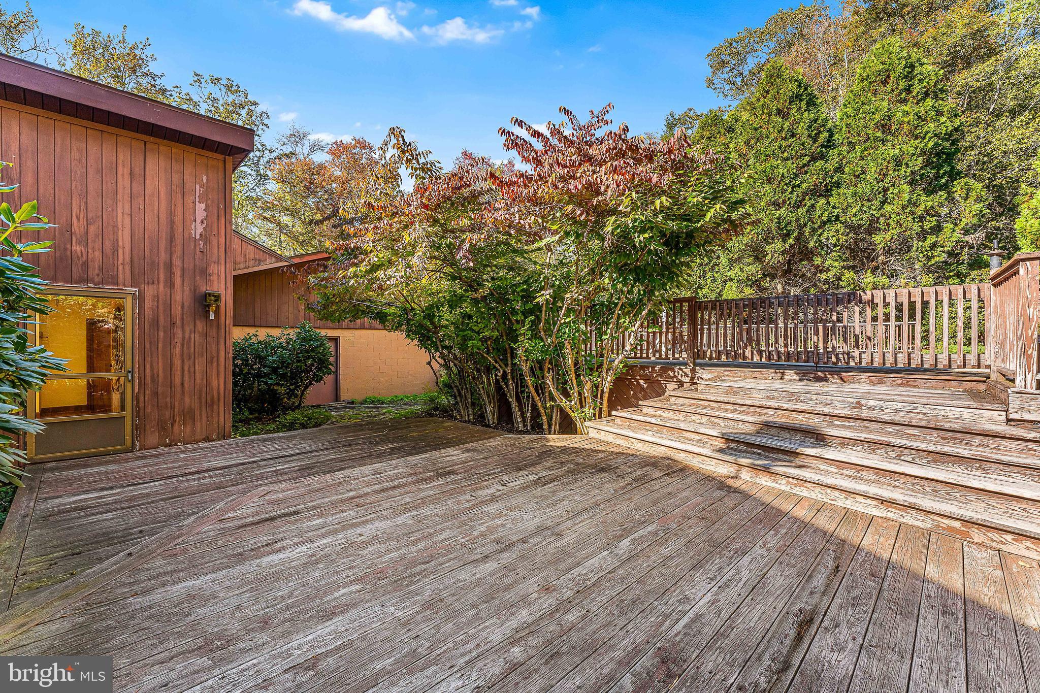 6760 BEAR CREEK BLVD