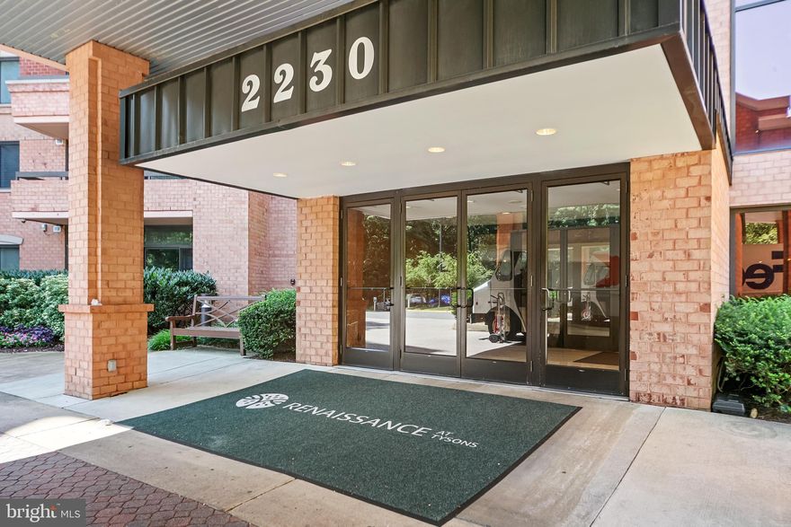 2 bedroom 2 bathroom unit. stainless steel appliances, granite counter tops, wood cabinets. Amenities include year round pool & tennis courts, 24/7 fitness center, club room, etc. Unit comes with 2 general parking spots.

Minimum annual salary requirement is $85,000 a year.