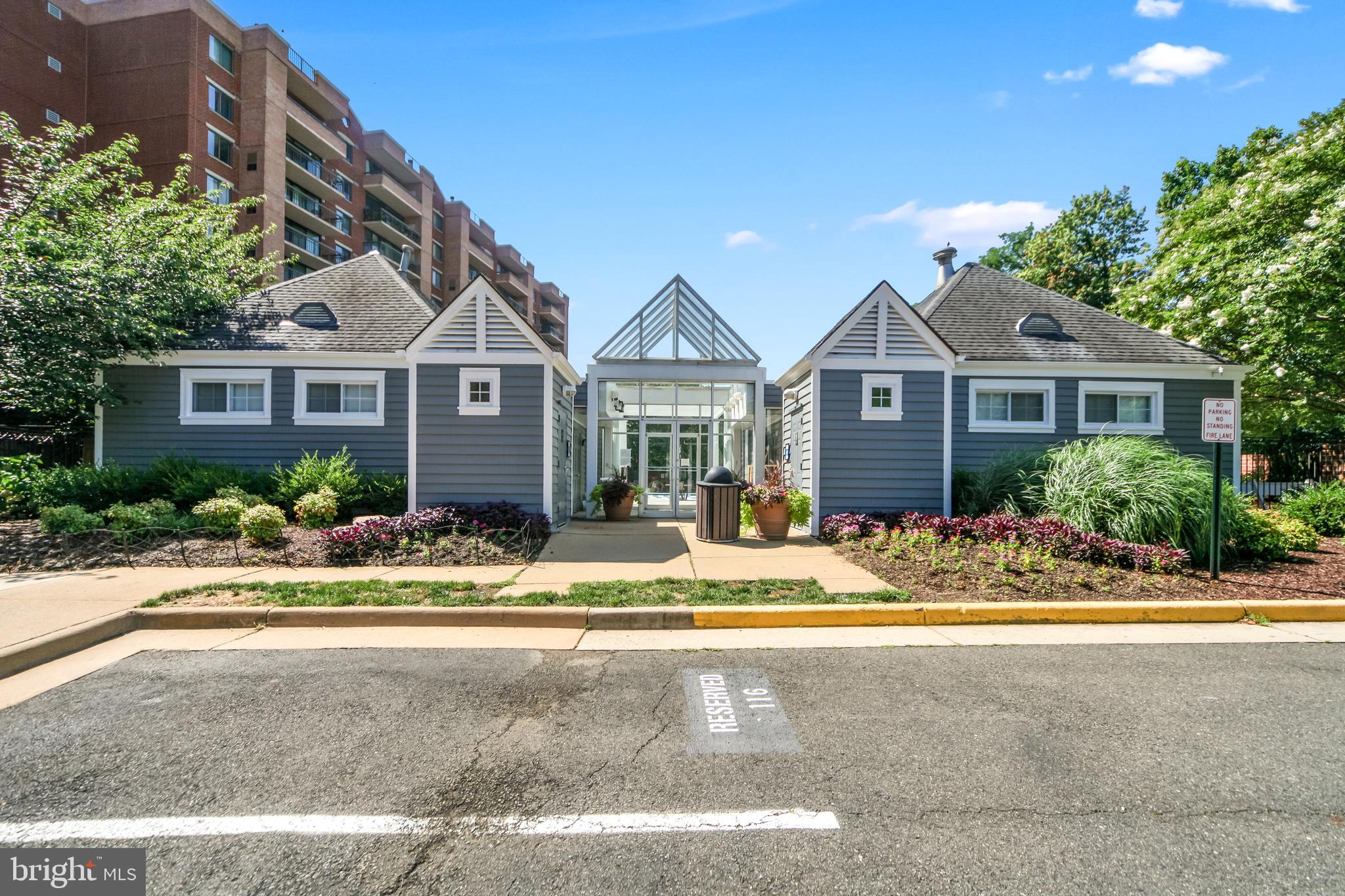 RENAISSANCE - Residential Lease