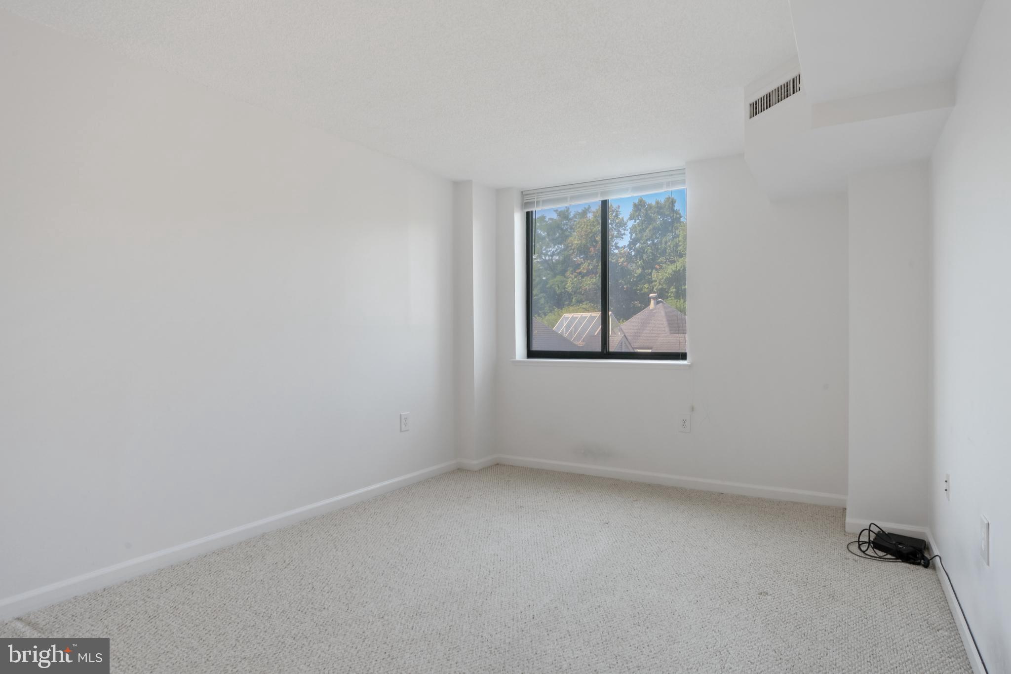 RENAISSANCE - Residential Lease