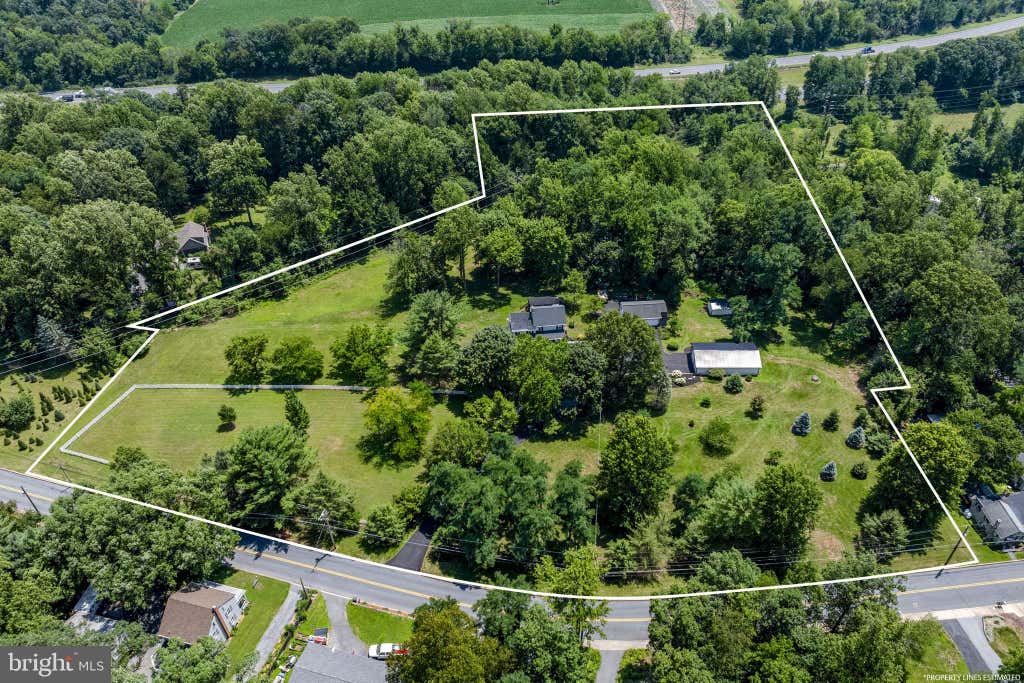 Photo of 321 Ridge Avenue, EPHRATA, PA 17522 (MLS # PALA2093994)