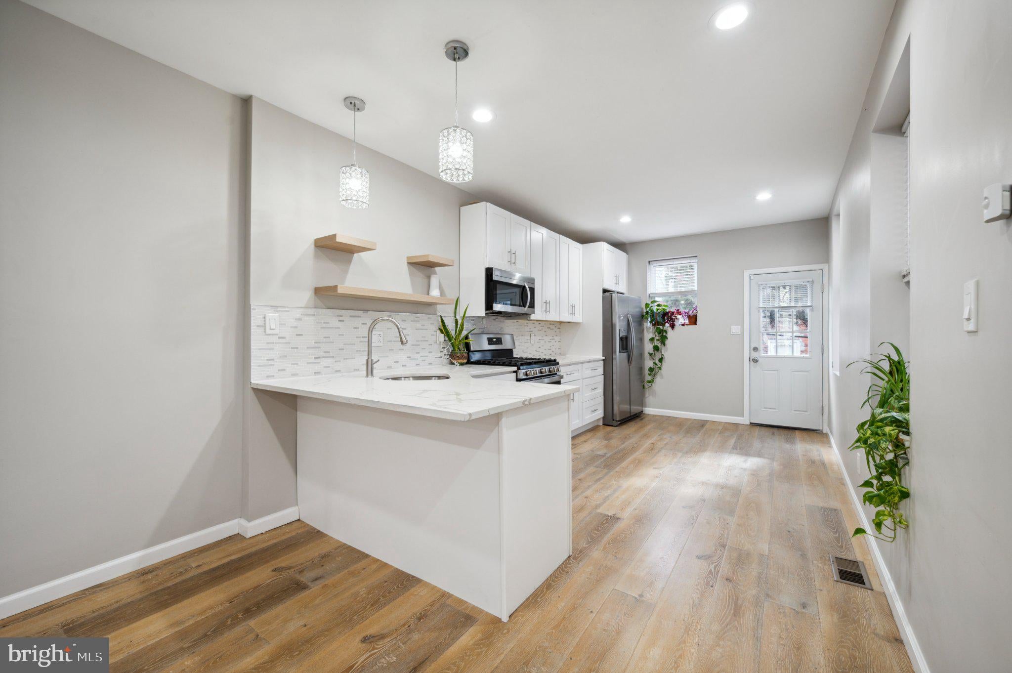 5212 REINHARD STREET