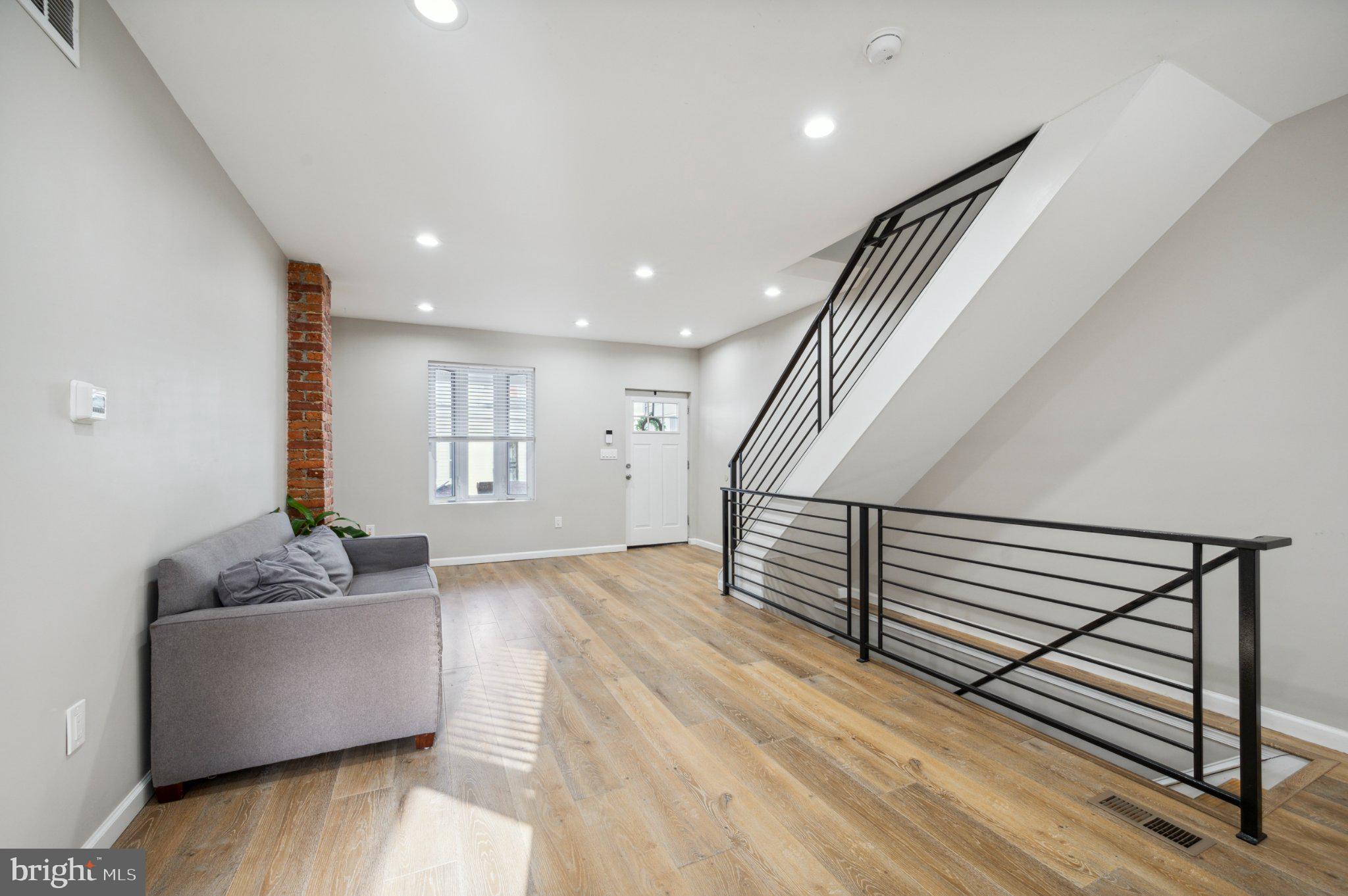 5212 REINHARD STREET