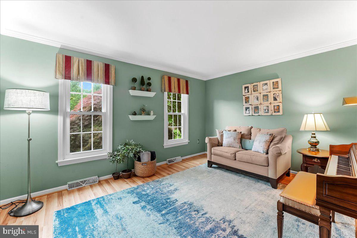 2 WOODCREST WAY