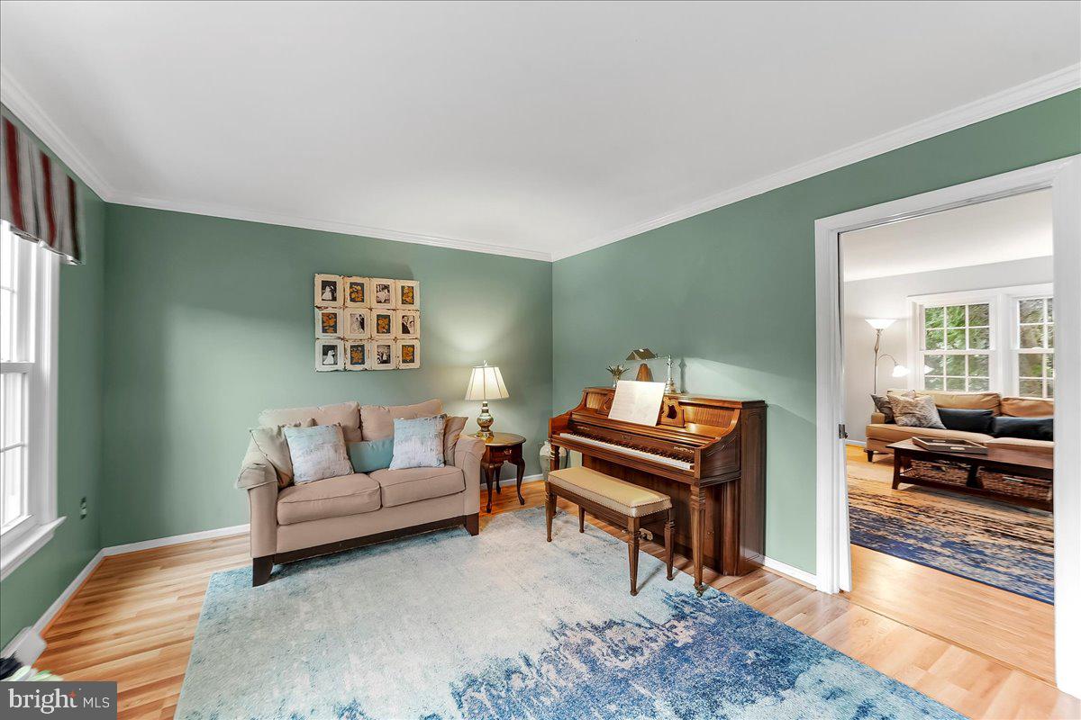 2 WOODCREST WAY