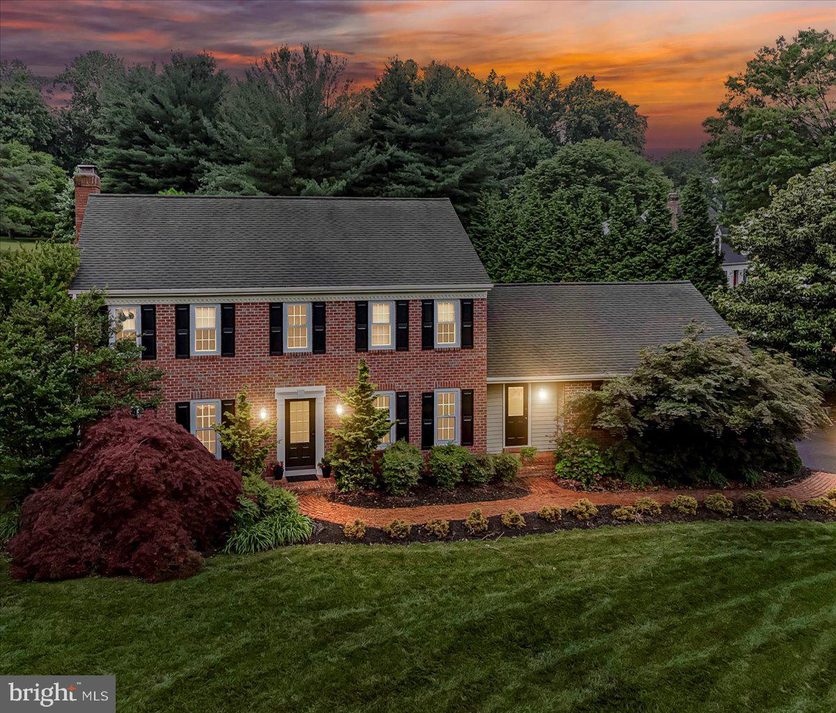 2 WOODCREST WAY