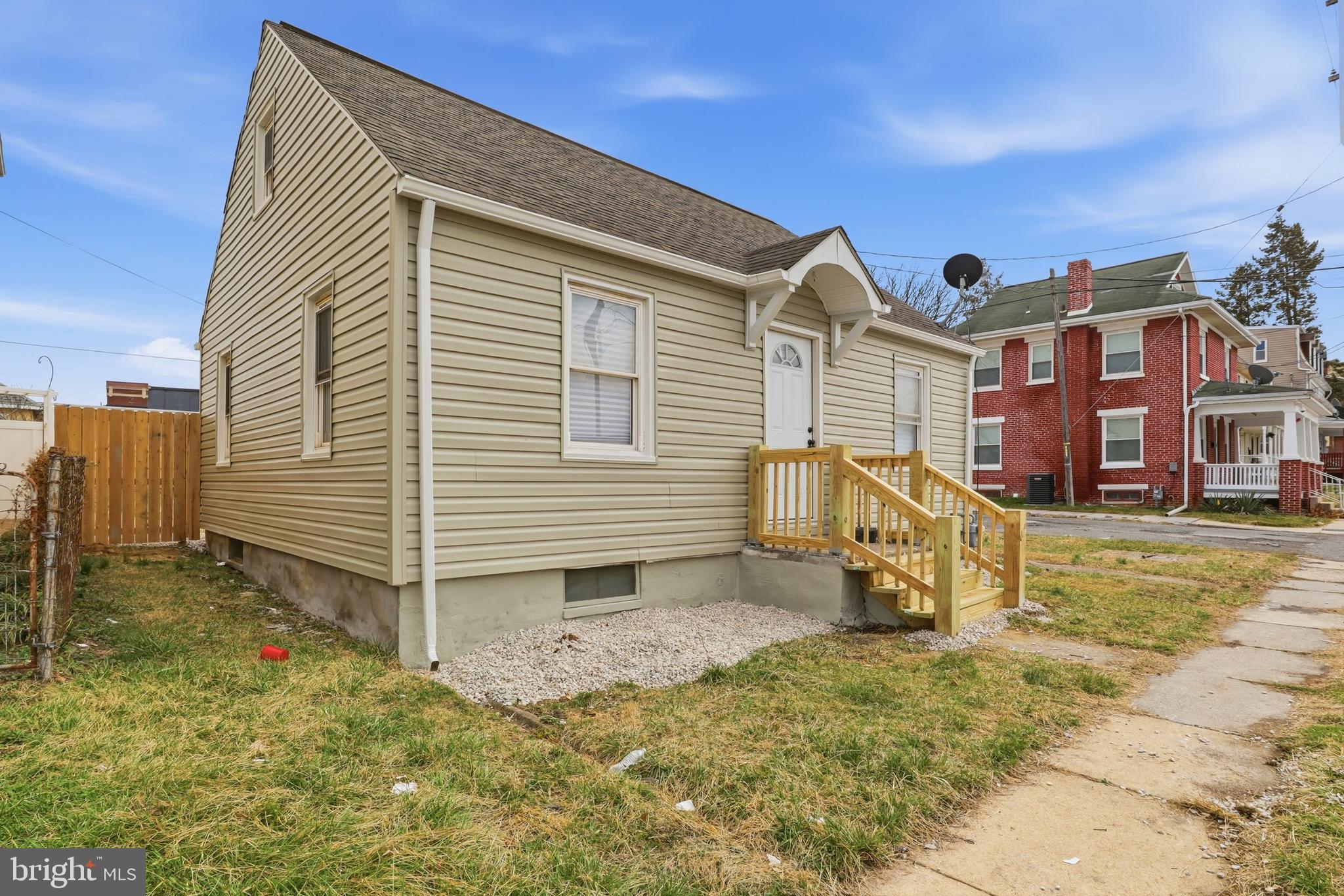 393 S ALBEMARLE STREET