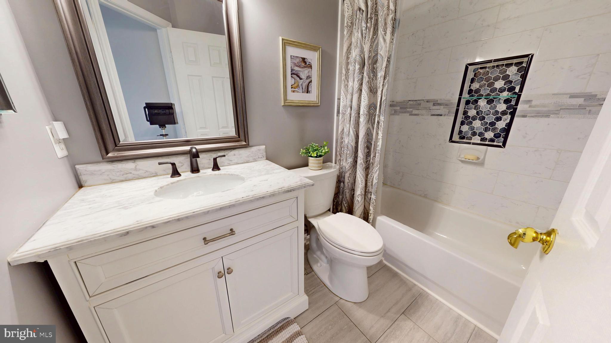 COLONNADE AT DULLES - Residential