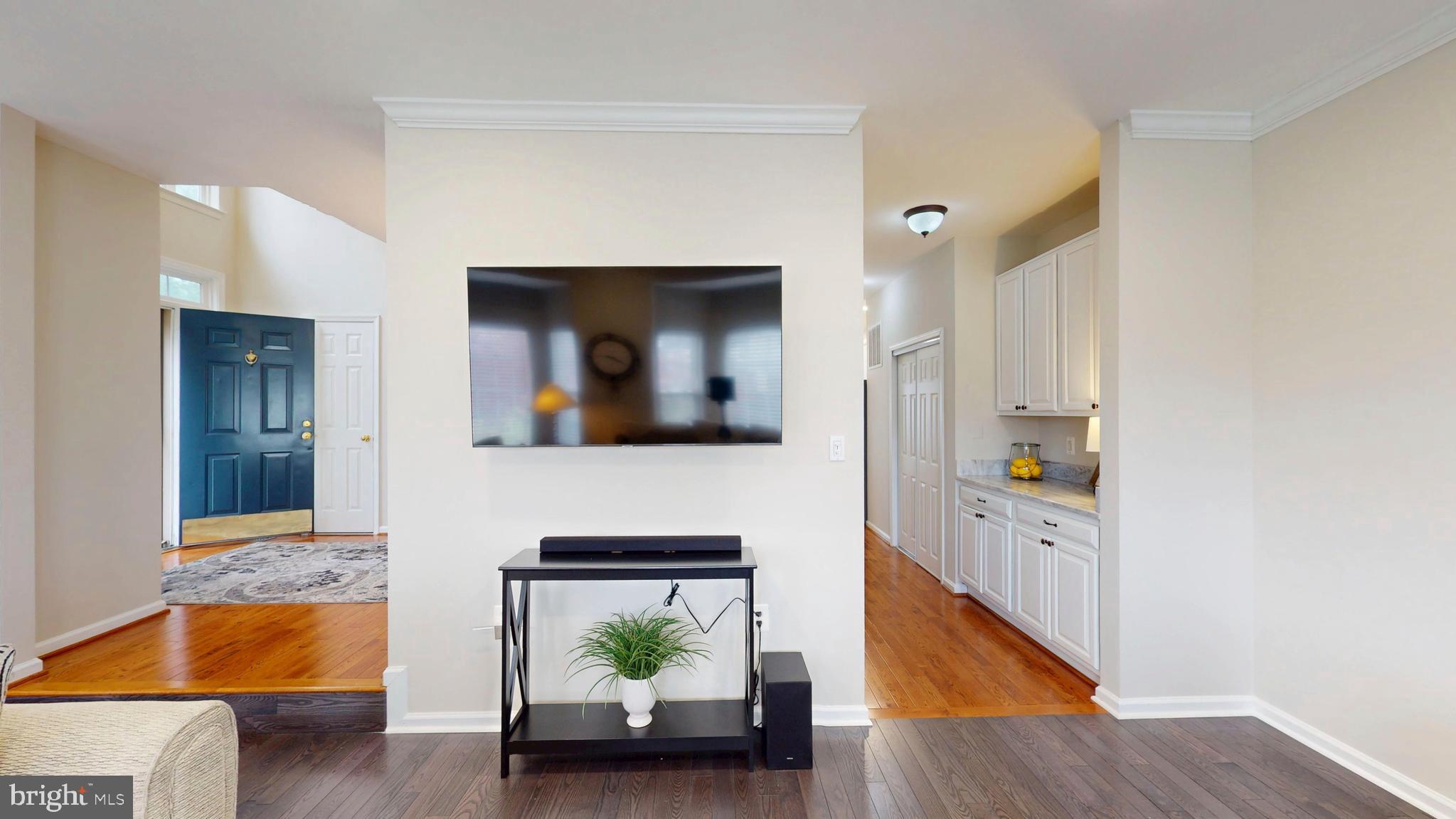 COLONNADE AT DULLES - Residential