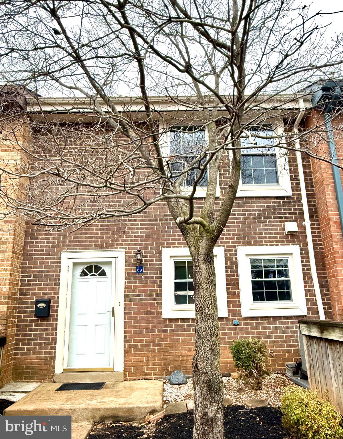 GOLF COURSE SQUARE - Residential Lease