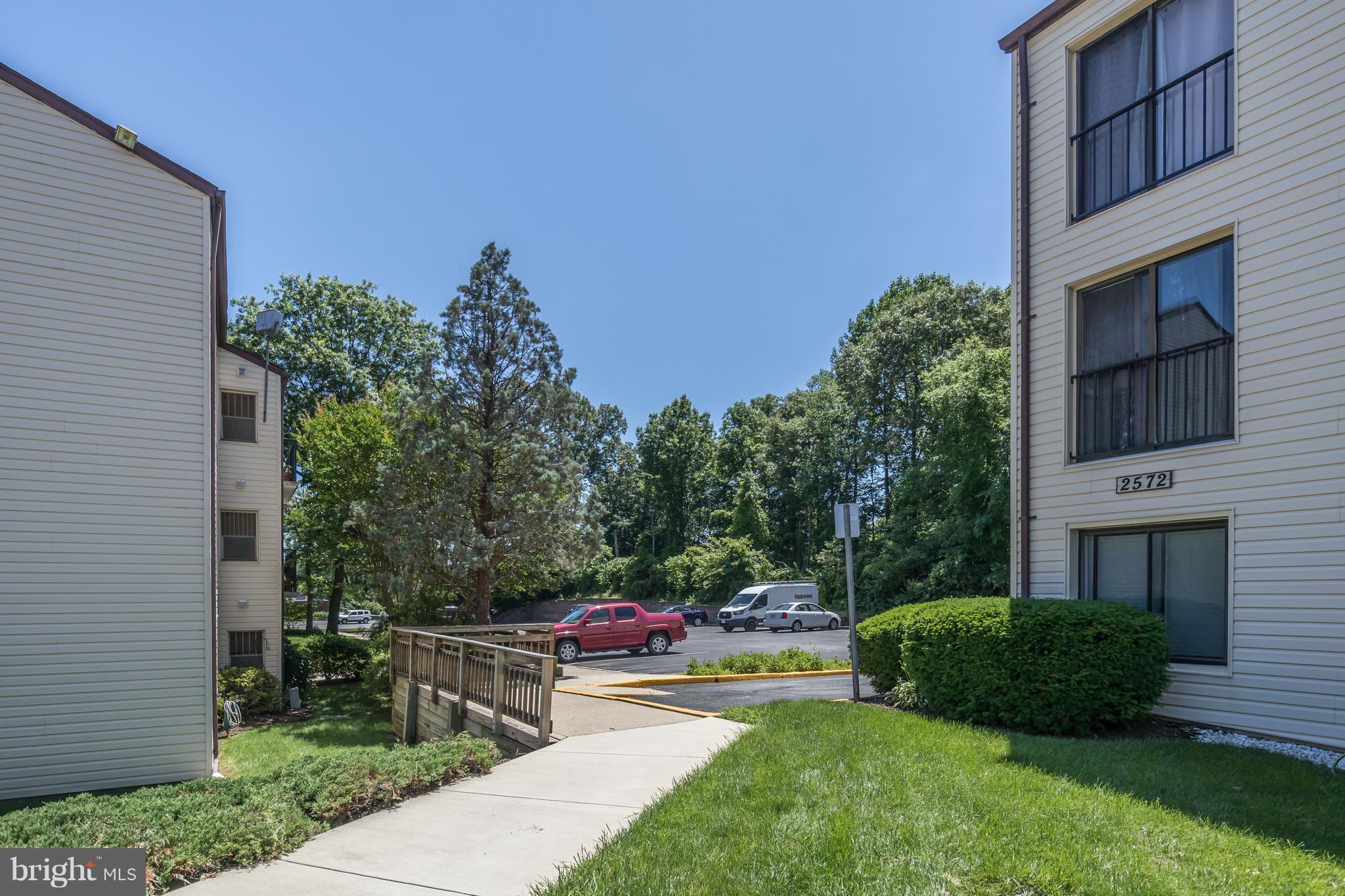 RIVA COMMONS - Residential Lease