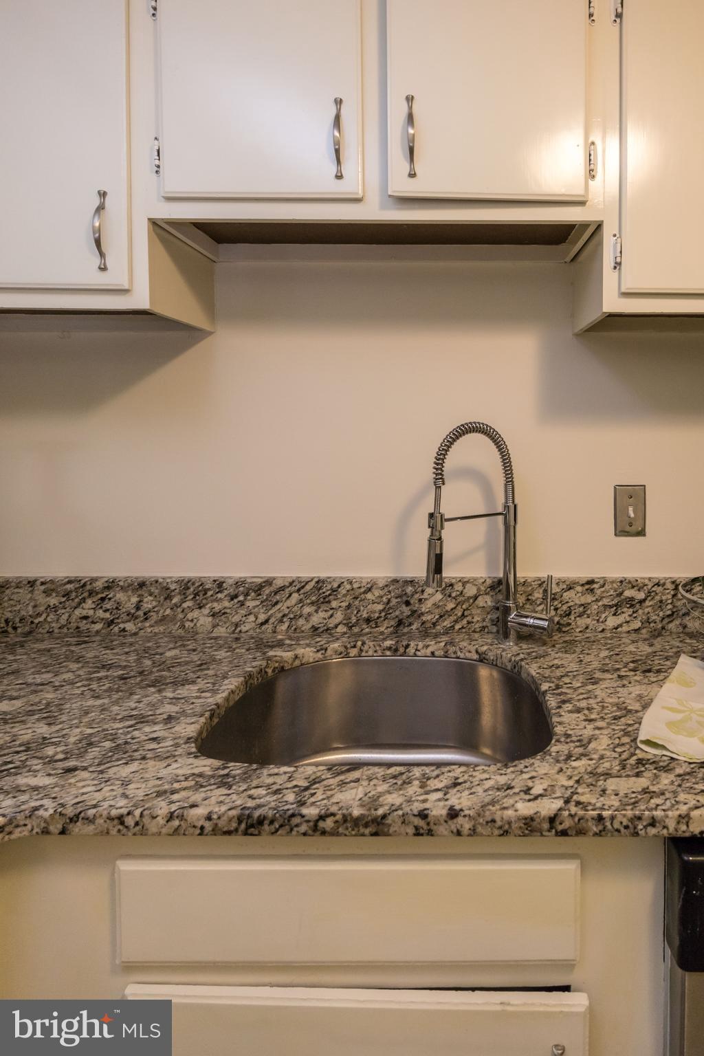 RIVA COMMONS - Residential Lease