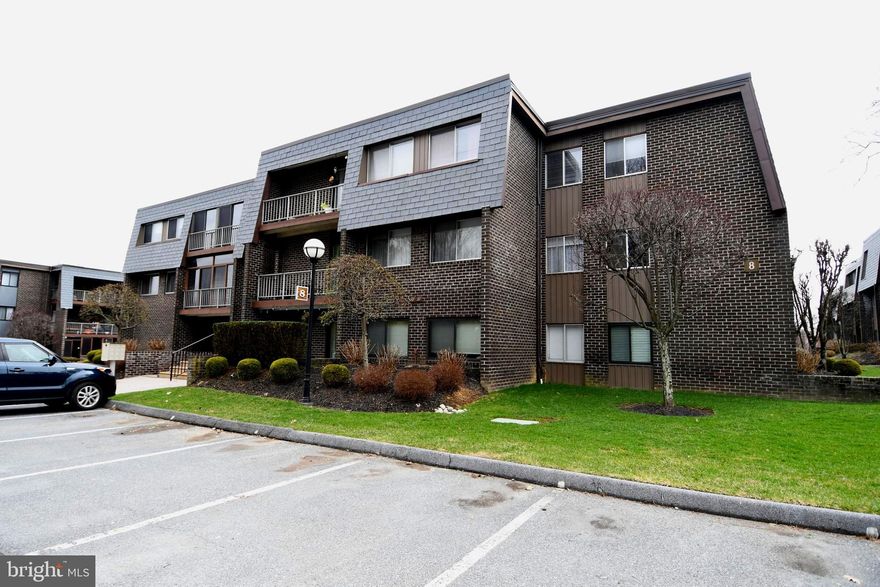 Rarely available 3 Bedroom mid-level condo in Stevenson Village! This condo offers a fantastic view of the courtyard from the enclosed patio with new carpeting, primary bedroom has space for a  private study or office area, new carpet throughout the unit , freshly painted throughout, updated lighting in bathroom and kitchen, HVAC unit was replaced 3 years ago, gas heat and hot water are included in the condo fee. Freezer in hall closet will convey. Parquet floors throughout under the carpet. Priced to sell!