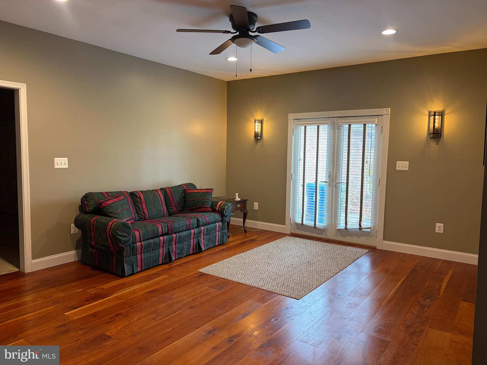 GLENVILLE MANOR - Residential Lease