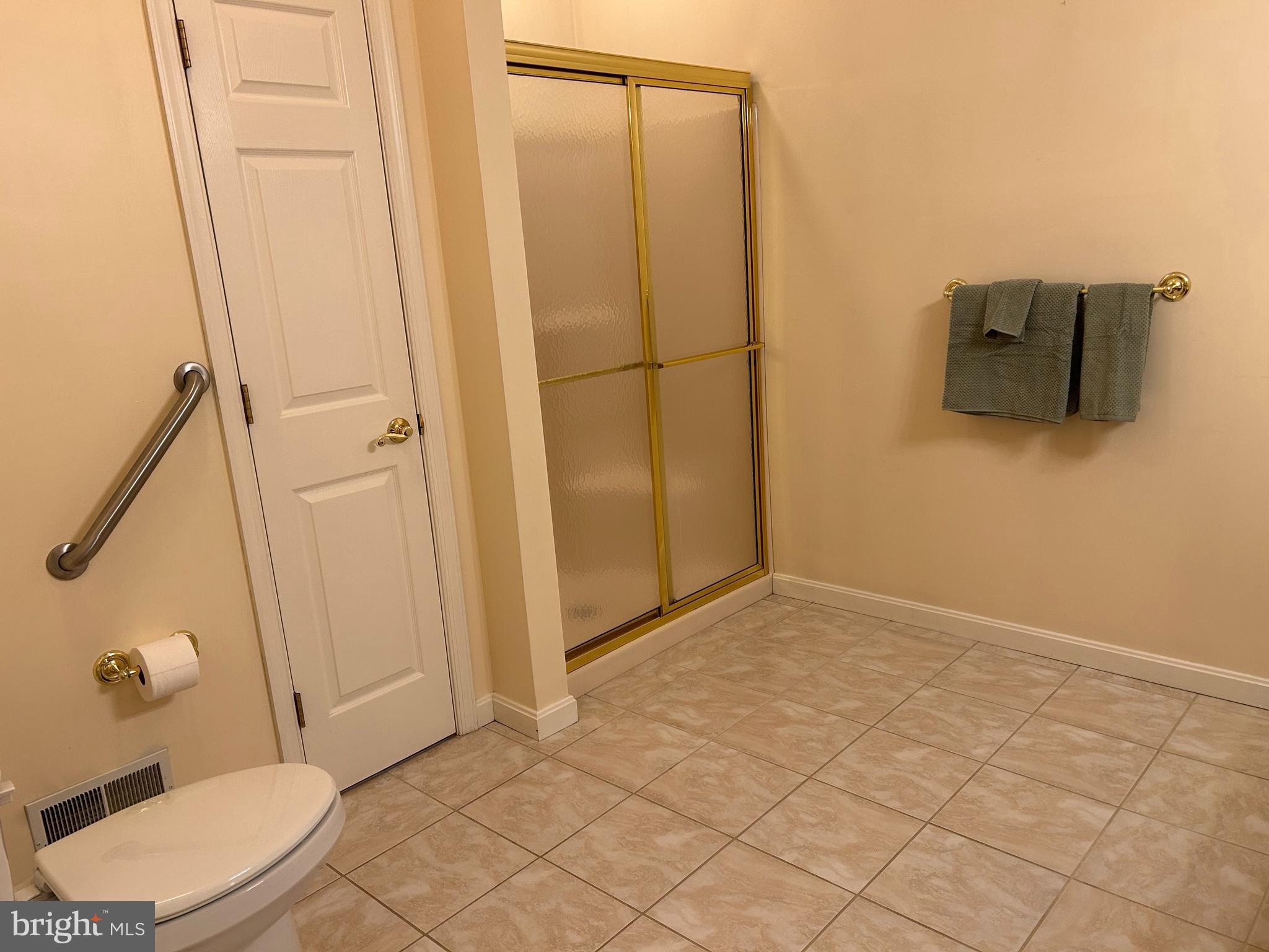 GLENVILLE MANOR - Residential Lease